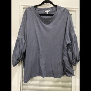 Fancy tee shirt with poofy sleeve